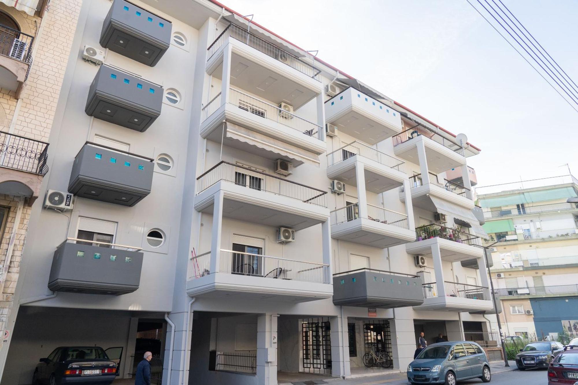The Whole Packet B1 Center With Parking Apartment Larissa Exterior foto